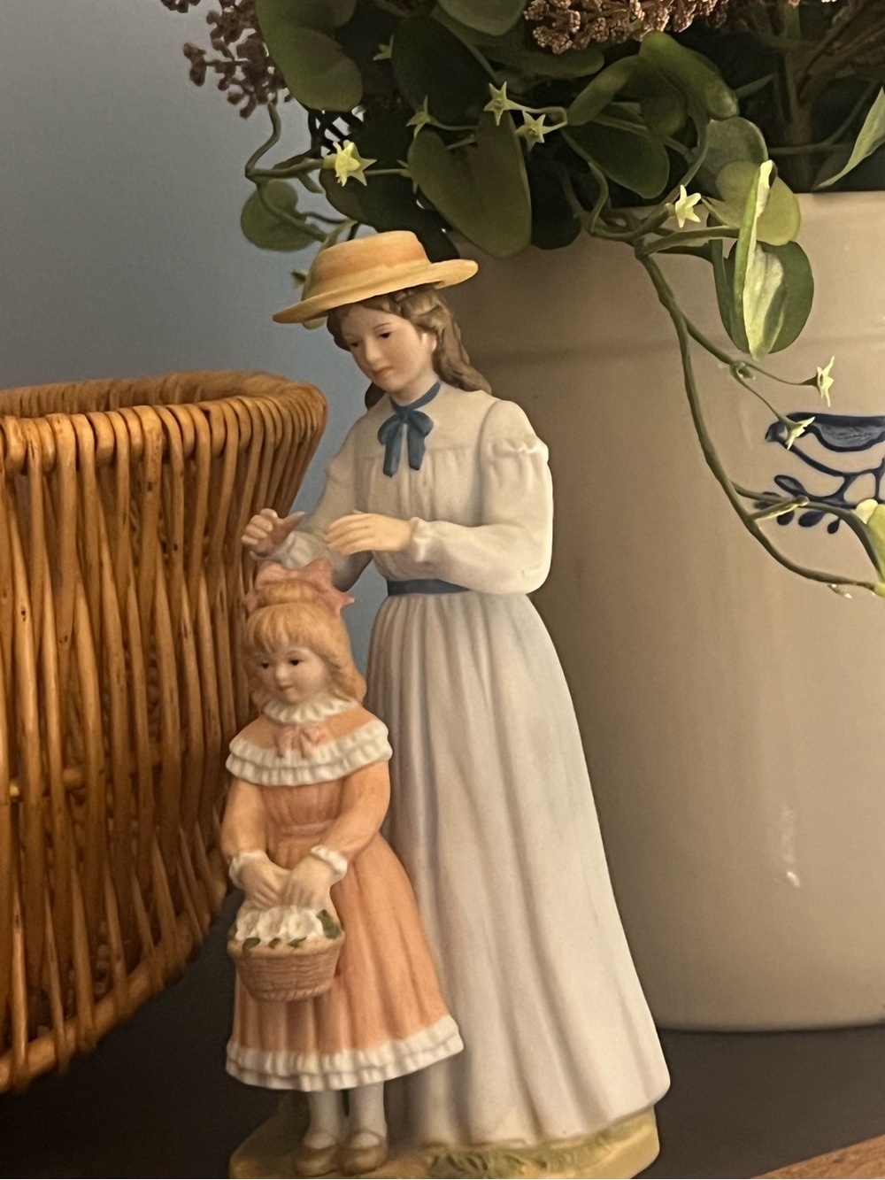 Homeco Home InteriorPorcelain Mother and Daughter Figurine - Pastel Blue & Peach